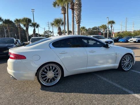 Used 2010 Jaguar XF Luxury image 8