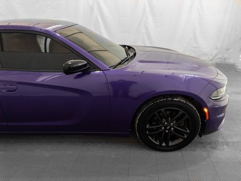 Used 2019 Dodge Charger SXT w/ Blacktop Package image 9
