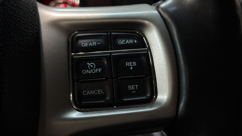 Used 2017 RAM 1500 Laramie AWD/4WD image 22