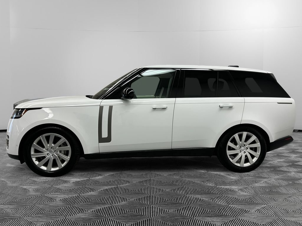Used 2023 Land Rover Range Rover SE AWD/4WD image 2