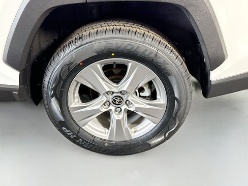 Used 2022 Toyota RAV4 XLE FWD image 37