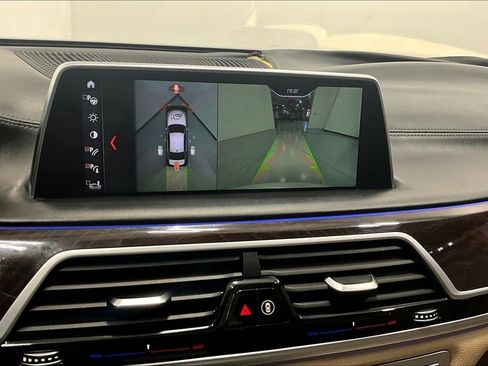 Used 2019 BMW 750i xDrive w/ Executive Package image 30