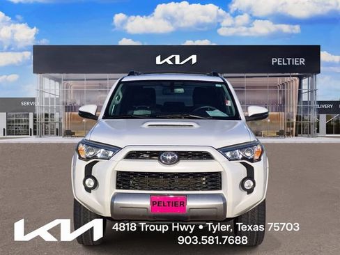 Used 2017 Toyota 4Runner TRD Off-Road Premium AWD/4WD image 2