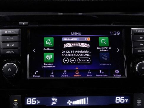 Used 2018 Nissan Rogue SV w/ Premium Package image 30