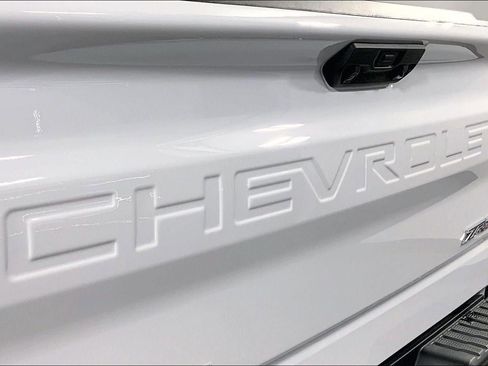 Used 2025 Chevrolet Silverado 1500 ZR2 w/ Technology Package AWD/4WD image 30
