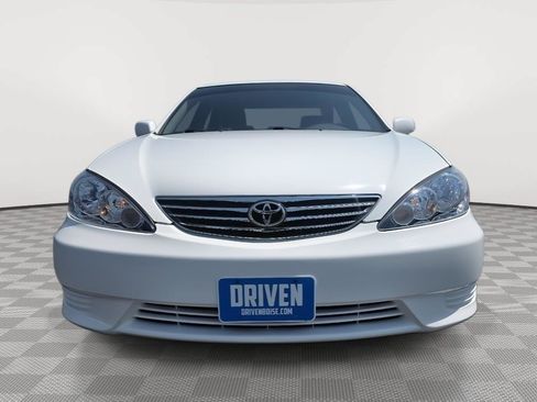 Used 2006 Toyota Camry SE FWD image 2