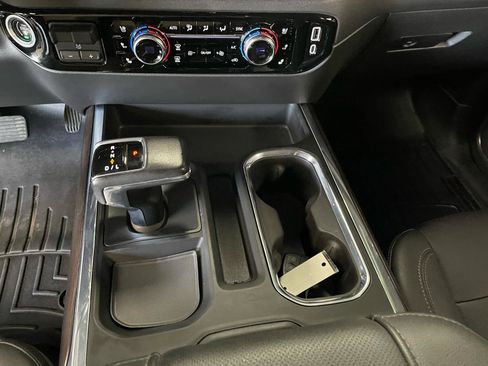 Used 2022 GMC Sierra 1500 SLT w/ SLT Premium Plus Package AWD/4WD image 28