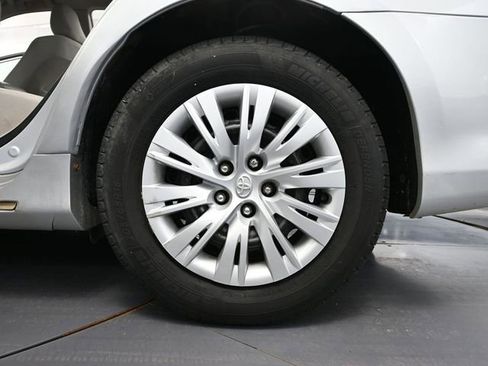 Used 2012 Toyota Camry LE image 11