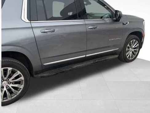 Used 2021 GMC Yukon XL Denali image 5