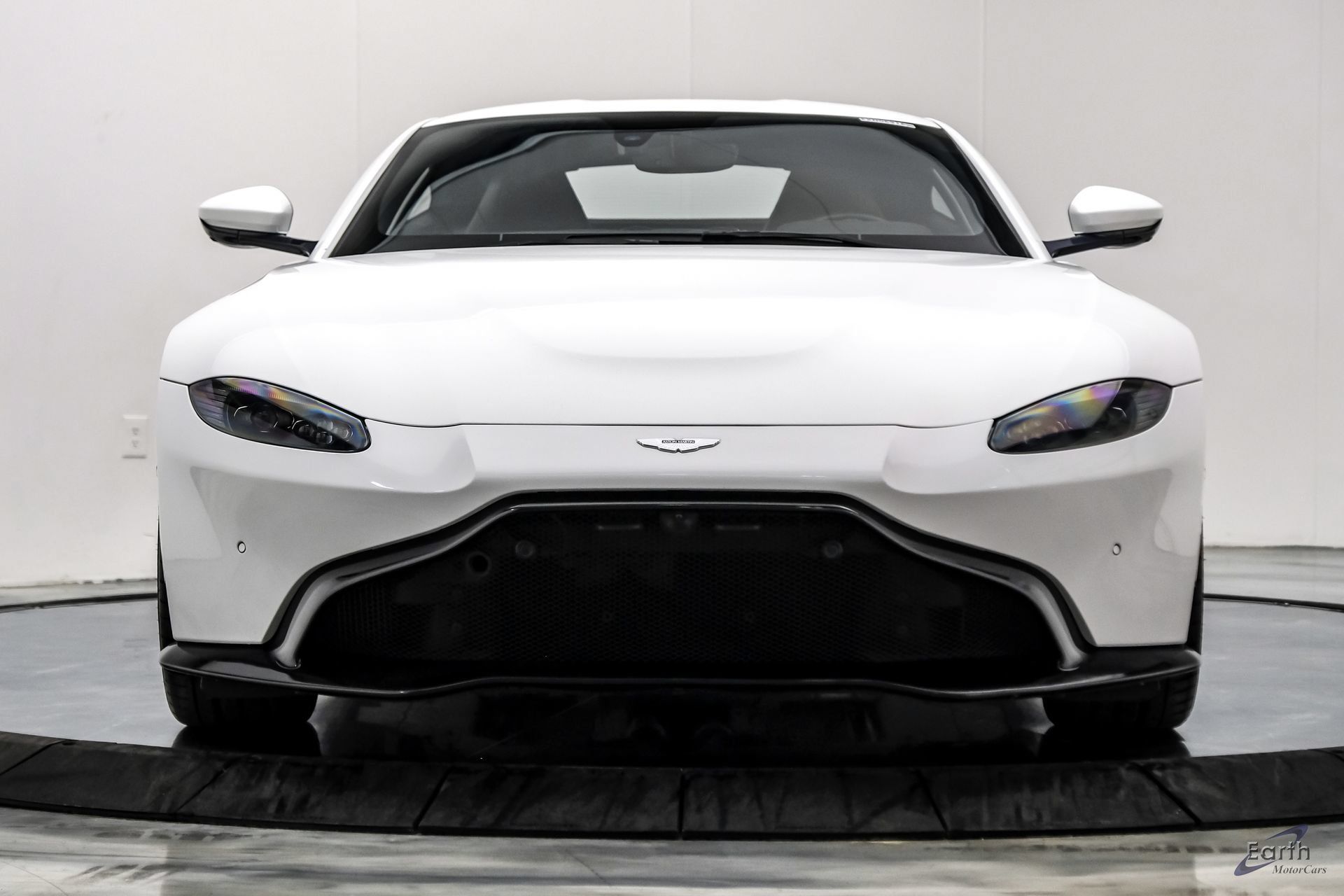 Used 2022 Aston Martin V8 Vantage Coupe RWD image 35