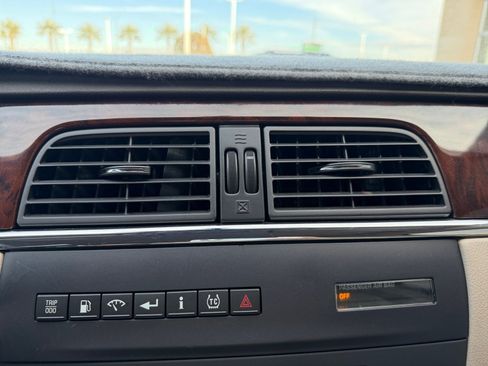 Used 2009 Buick LaCrosse CXL image 11