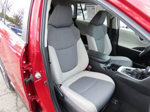 Used 2022 Toyota RAV4 XLE w/ Convenience Package AWD/4WD image 15