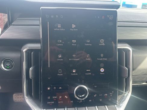 Used 2025 GMC Acadia Elevation image 17