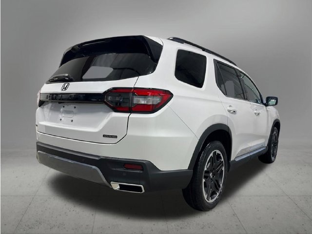 New 2026 Honda Pilot Touring image 5