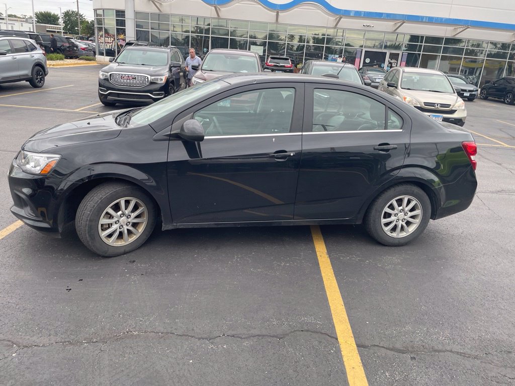 Used 2018 Chevrolet Sonic LT FWD image 1