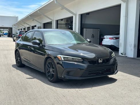 Used 2024 Honda Civic Sport image 3