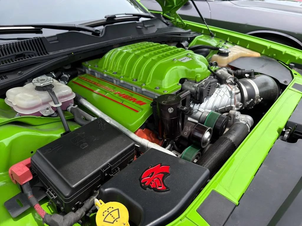 Used 2017 Dodge Challenger SRT Hellcat RWD image 21