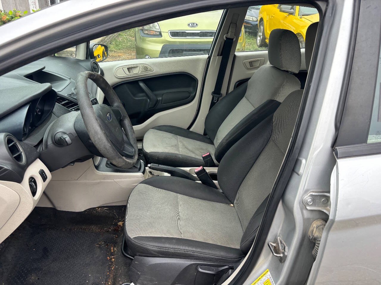 Used 2013 Ford Fiesta S FWD image 13