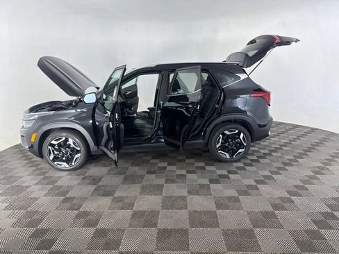 Certified 2024 Kia Seltos SX AWD/4WD image 11
