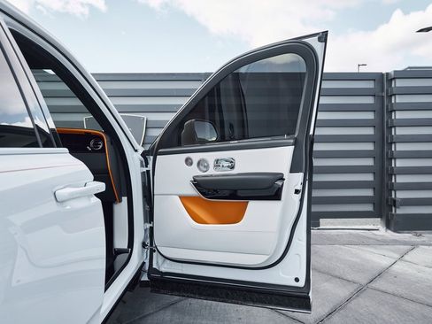 Used 2026 Rolls-Royce Cullinan image 26