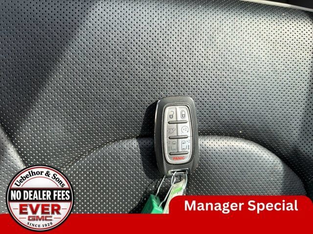 Used 2024 Chrysler Pacifica Limited FWD image 36