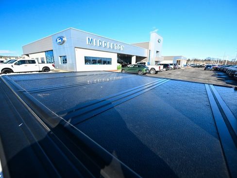 Used 2022 Chevrolet Silverado 2500 Custom w/ Custom Value Package image 16