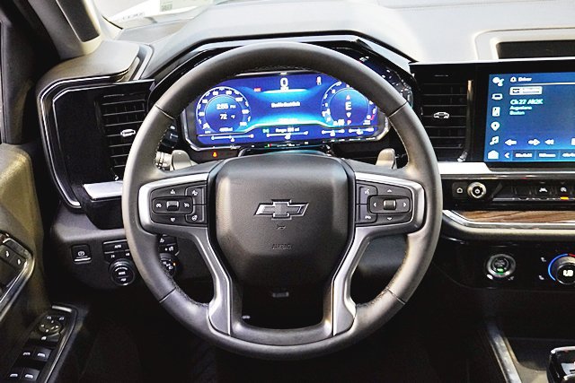 Used 2024 Chevrolet Silverado 1500 RST AWD/4WD image 29