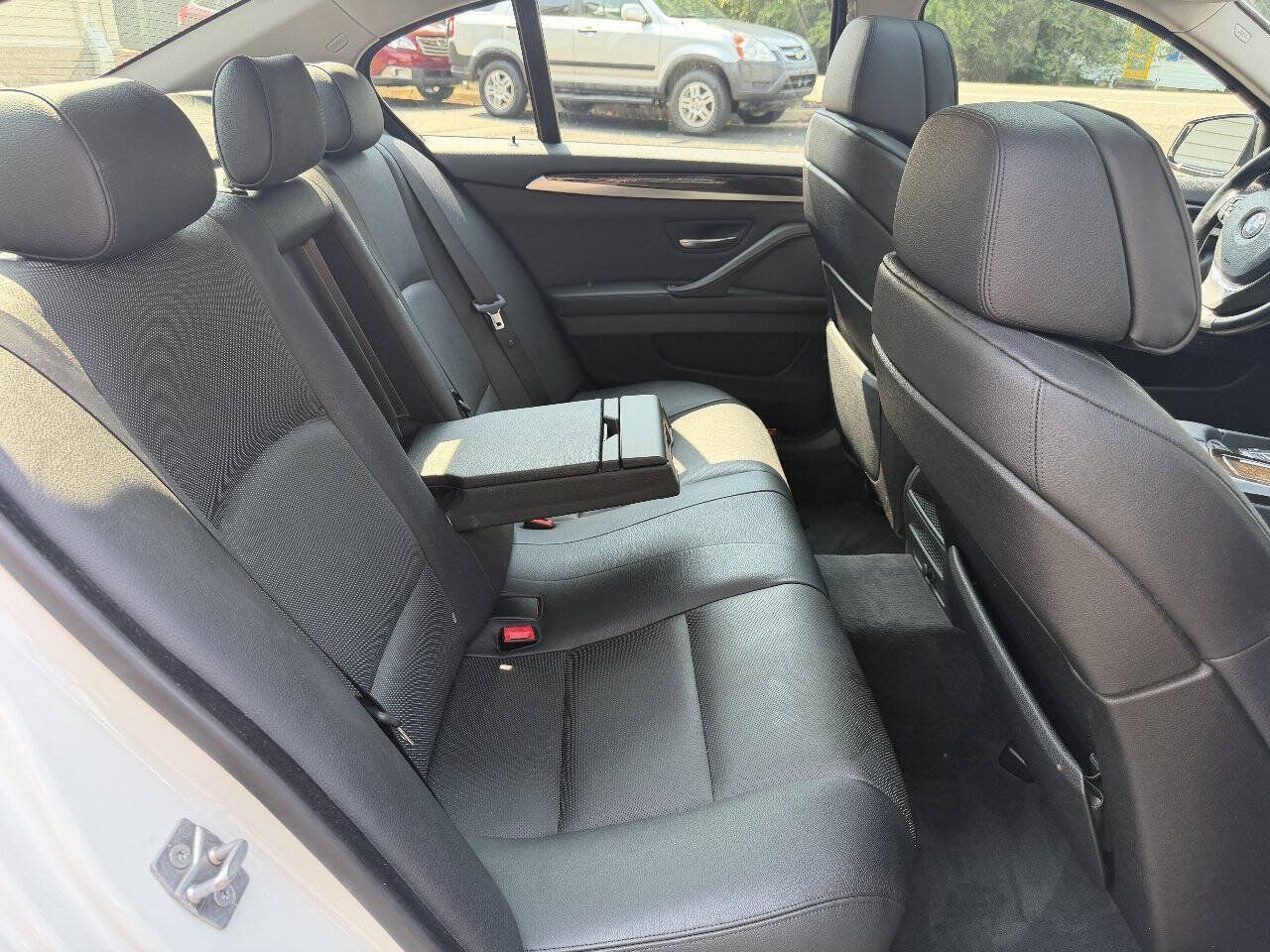 Used 2011 BMW 528i Sedan RWD image 21