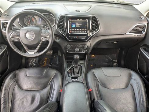 Used 2019 Jeep Cherokee Limited image 17