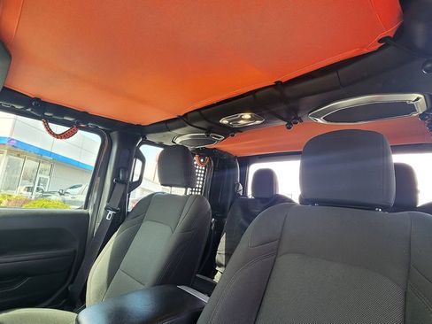 Used 2022 Jeep Gladiator Sport image 32