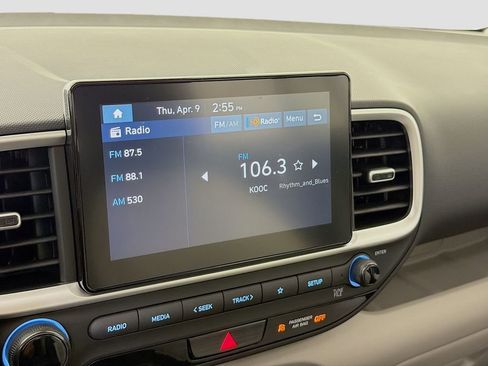 Used 2025 Hyundai Venue SEL FWD image 17