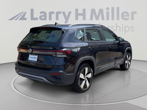Used 2025 Volkswagen Taos S AWD/4WD image 5