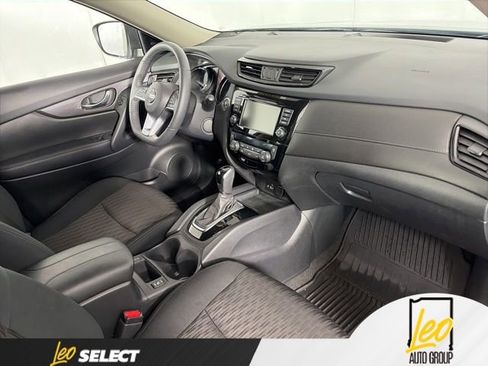 Used 2020 Nissan Rogue SV AWD/4WD image 13