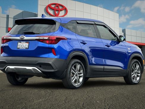 Used 2021 Kia Seltos LX AWD/4WD image 3