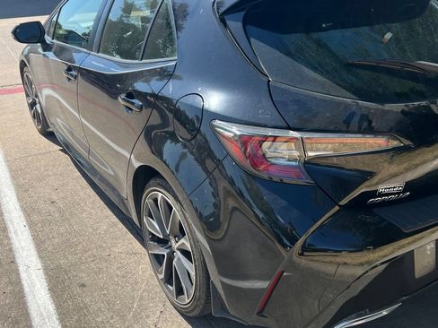 Used 2019 Toyota Corolla XSE FWD image 2
