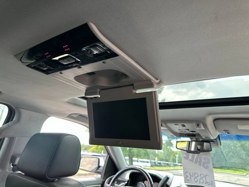 Used 2019 GMC Yukon XL Denali w/ Denali Ultimate Package AWD/4WD image 8
