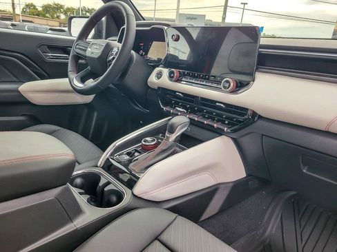 New 2025 GMC Canyon AT4 w/ AT4X AEV Edition image 16