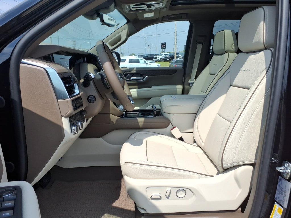 New 2026 GMC Yukon XL Denali w/ Advanced Technology Package AWD/4WD image 11