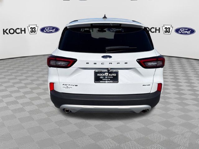 Used 2025 Ford Escape Active AWD/4WD image 7