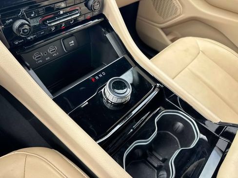 Used 2023 Jeep Grand Cherokee Limited RWD image 31