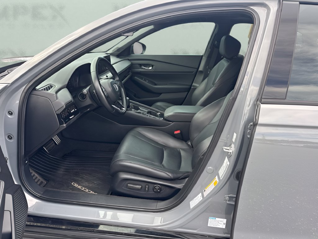 Used 2025 Honda Accord Sport image 9