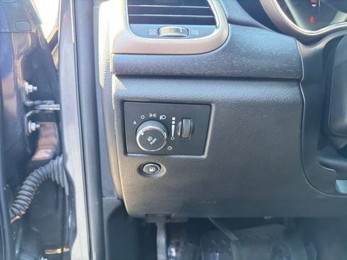 Used 2017 Jeep Grand Cherokee Laredo w/ Quick Order Package 23E AWD/4WD image 13
