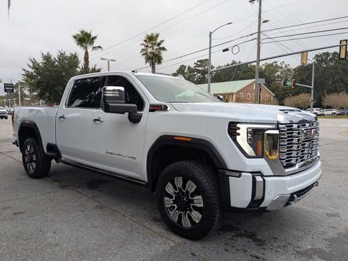 New 2026 GMC Sierra 2500 Denali w/ Denali Reserve Package AWD/4WD image 3
