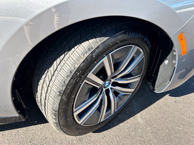 Used 2023 BMW i7 xDrive60 AWD/4WD image 36