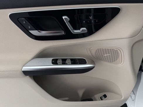 Certified 2026 Mercedes-Benz GLC 300 image 11