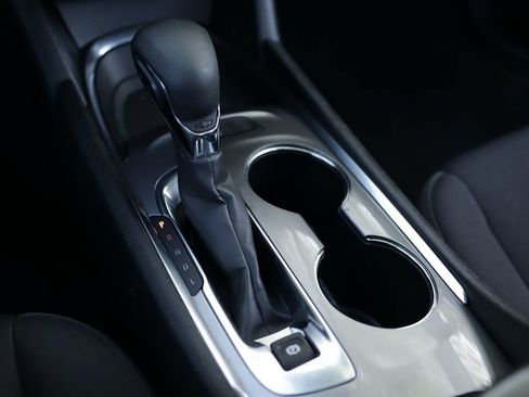 Used 2023 Chevrolet Malibu LT FWD image 17