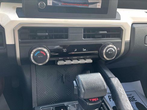 Used 2024 Toyota Tacoma TRD Off-Road image 32