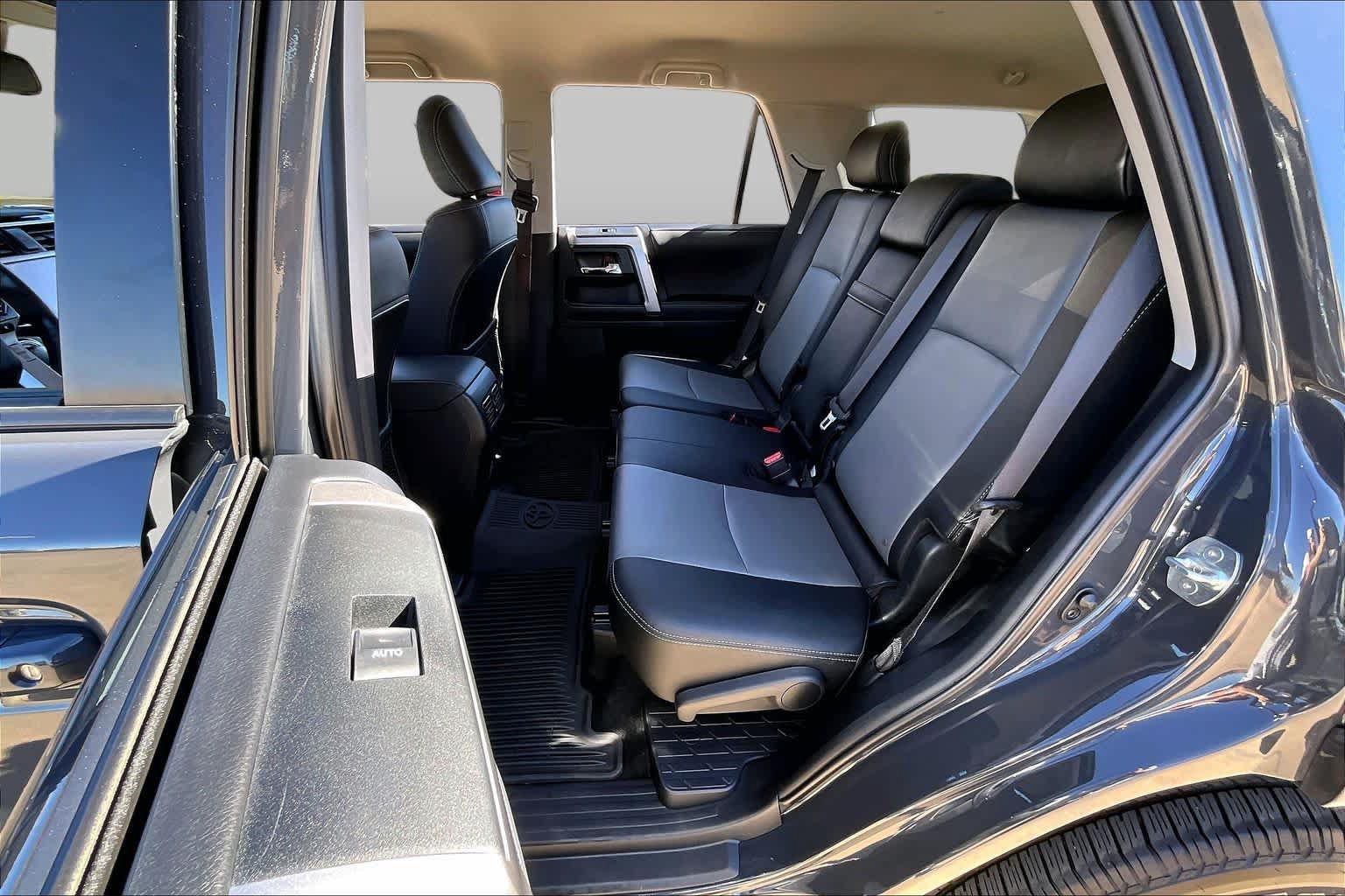 Used 2024 Toyota 4Runner SR5 Premium w/ 4Runner Black Package (TMS) AWD/4WD image 20