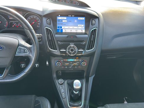 Used 2017 Ford Focus RS AWD/4WD image 15