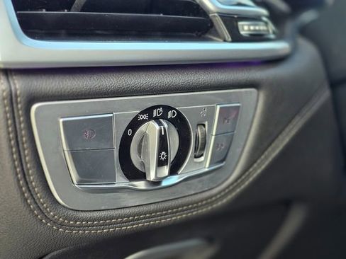 Used 2018 BMW 740i RWD image 43